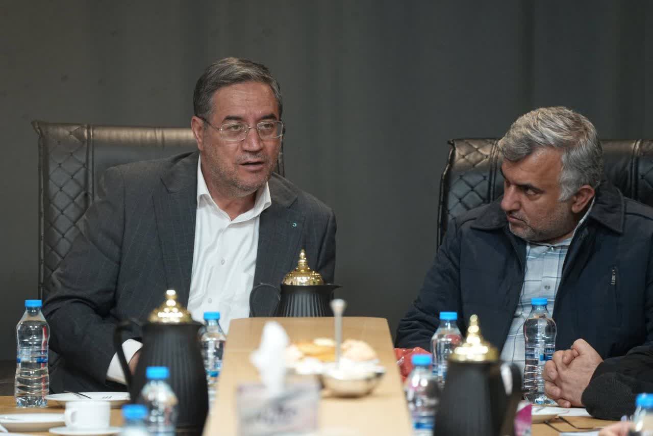 برگزاری نشست راهبردی استاندار آذربایجانغربی و معاون وزیر امور خارجه در مرز بازرگان